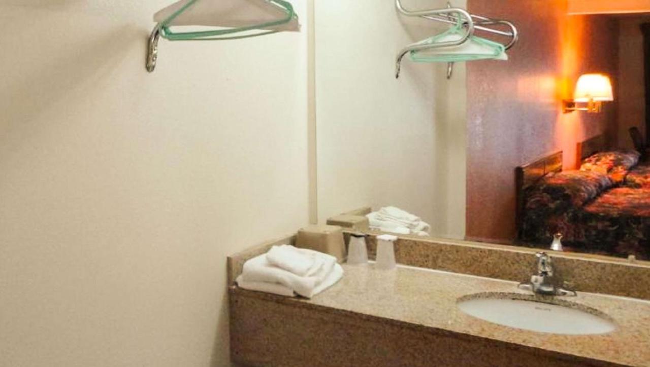 Budget Inn Franklinton Ngoại thất bức ảnh