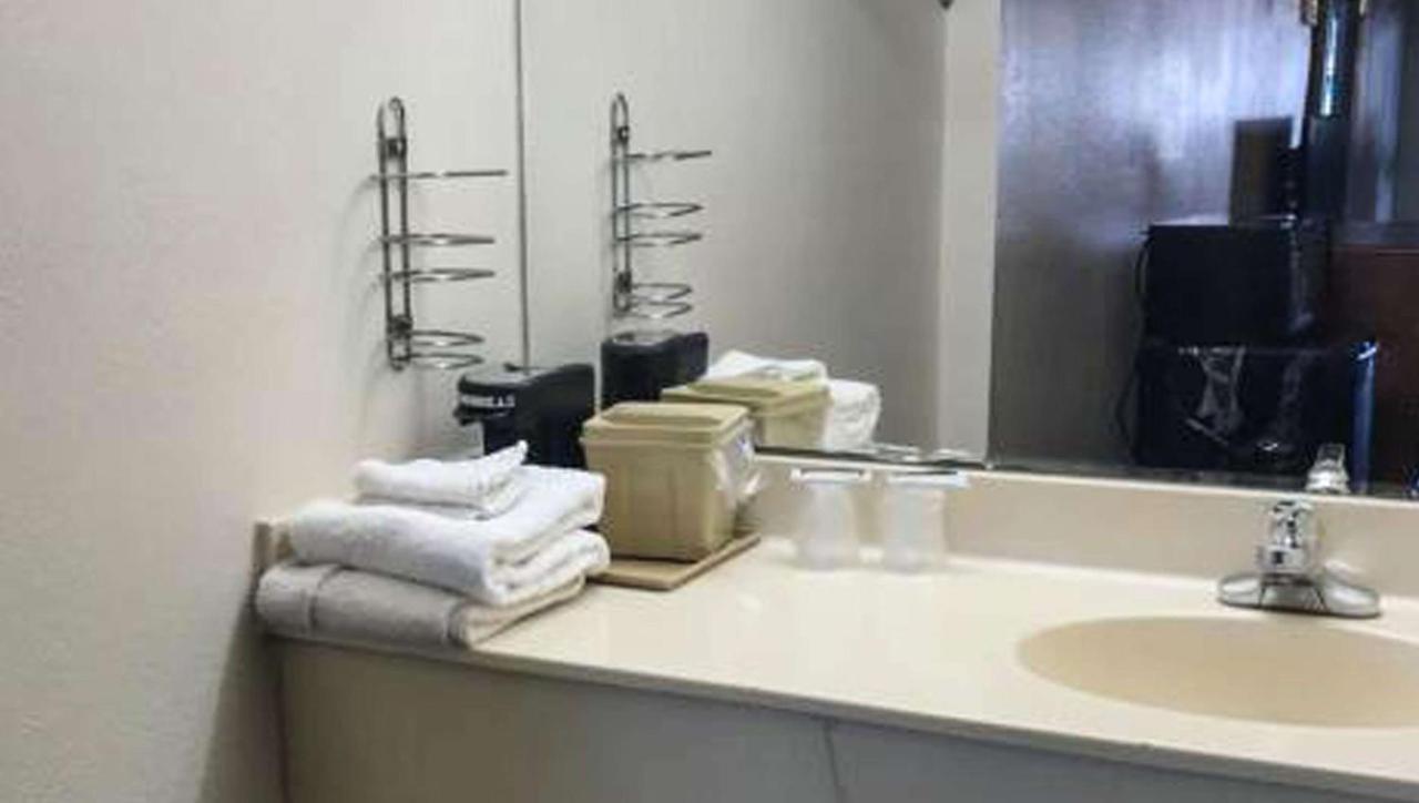 Budget Inn Franklinton Ngoại thất bức ảnh